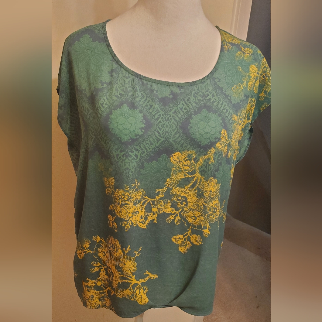 Cabi Style 597 Envy Top Sz Small, Green And Yellow